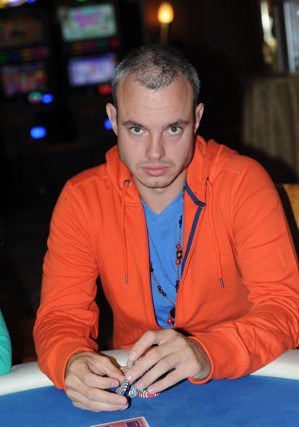 игрок покер
