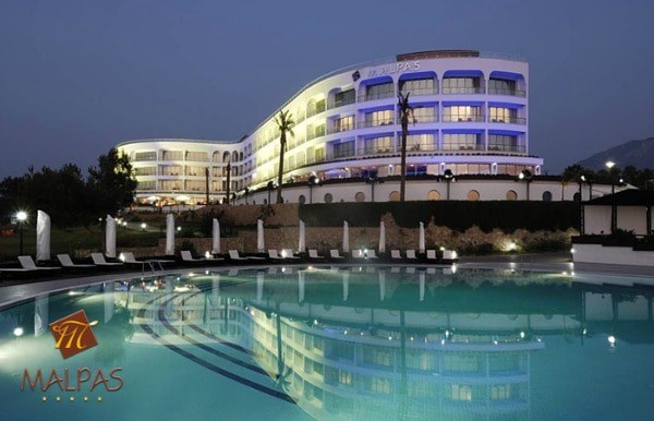 Malpas Hotel & Casino покер Malpas Hotel & Casino