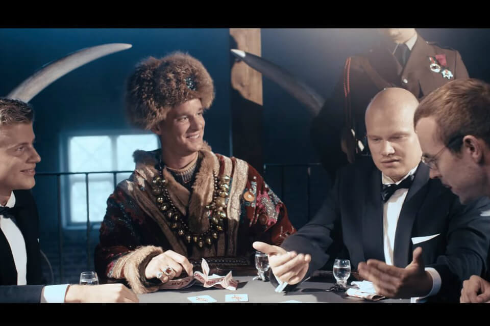 Илари Сахамис снялся в клипе Сахамис в клипе