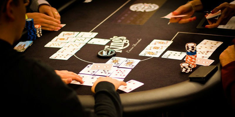 Chơi poker online tiết kiệm thời gian cho người chơi